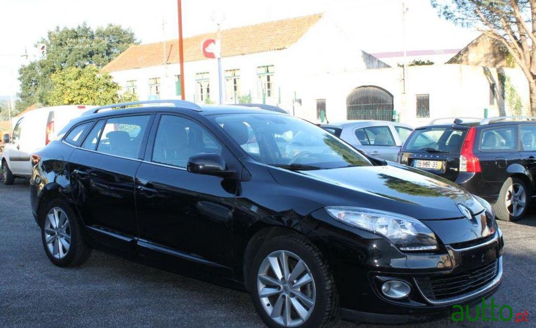 2013' Renault Megane Sport Tourer photo #1