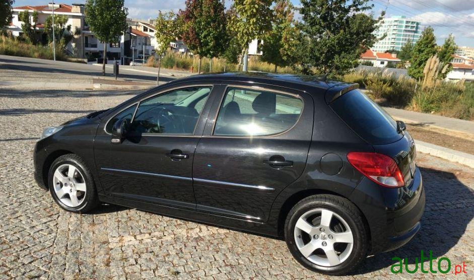 2010' Peugeot 207 1.6 Hdi Sport 92Cv photo #3