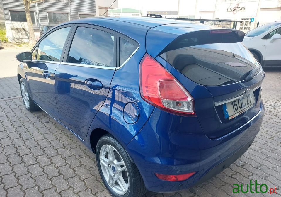 2015' Ford Fiesta photo #6