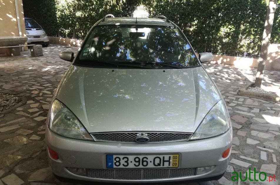 2000' Ford Focus Sw photo #2
