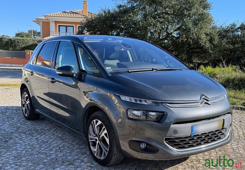 2016' Citroen C4 Picasso photo #1