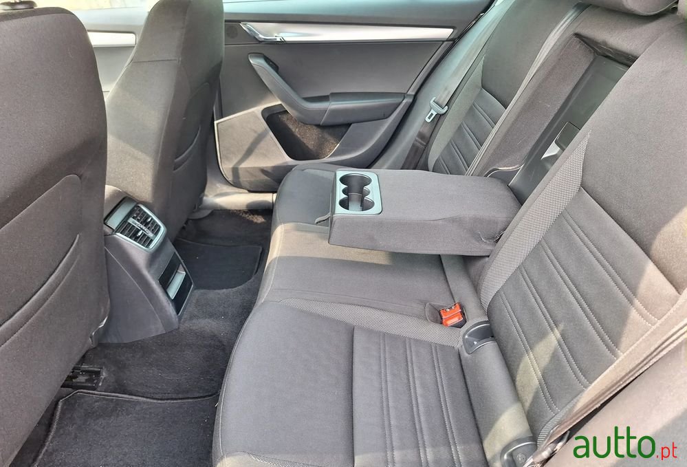 2018' Skoda Octavia Break photo #6