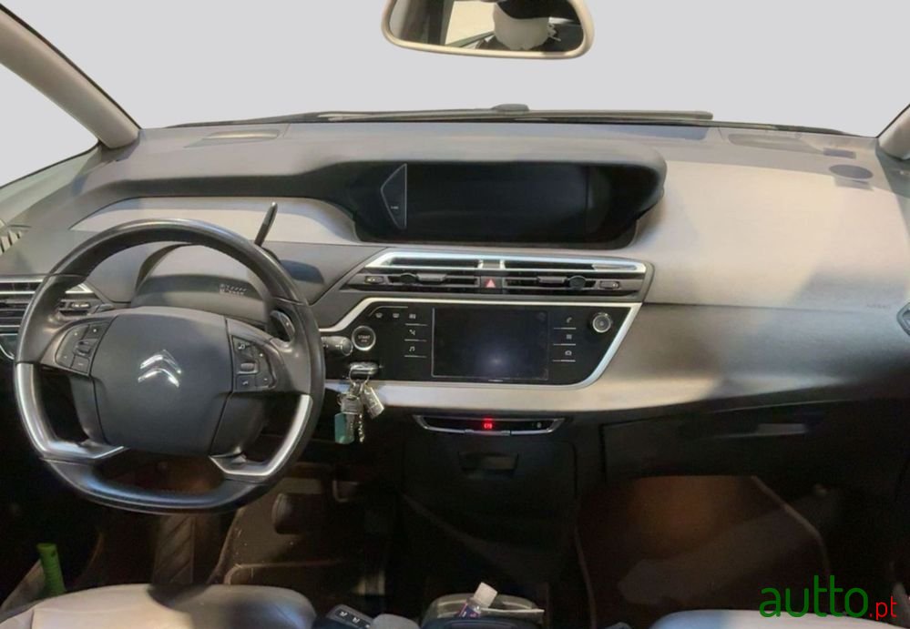 2018' Citroen C4 Picasso photo #2