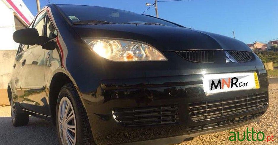 2007' Mitsubishi Colt photo #3