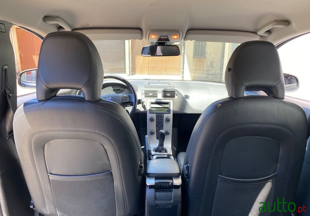 2012' Volvo V50 photo #3