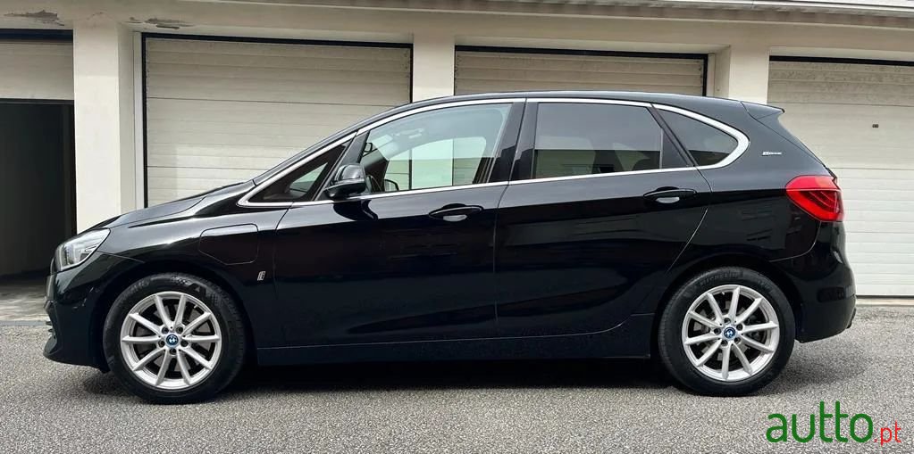 2018' BMW 225Xe Active Tourer photo #3