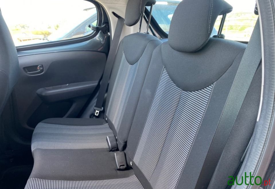 2017' Peugeot 108 photo #5