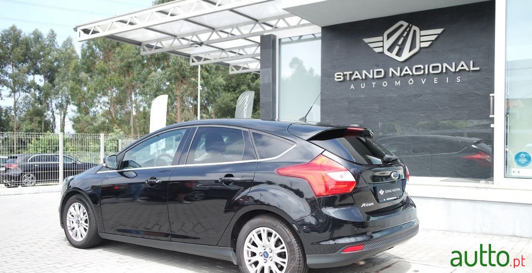 2011' Ford Focus photo #5