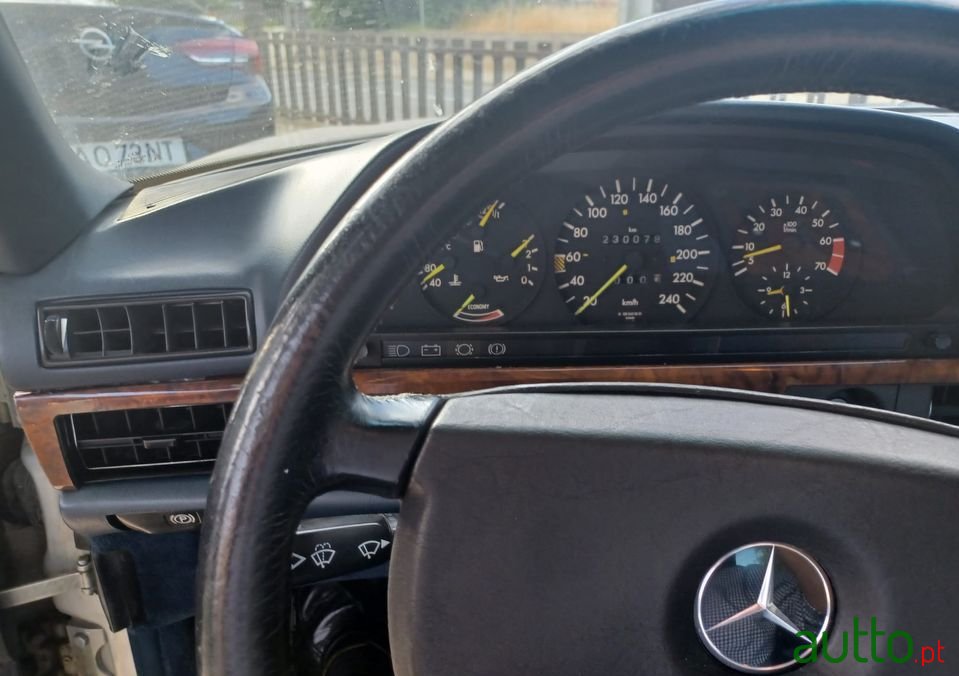 1985' Mercedes-Benz 380 photo #5