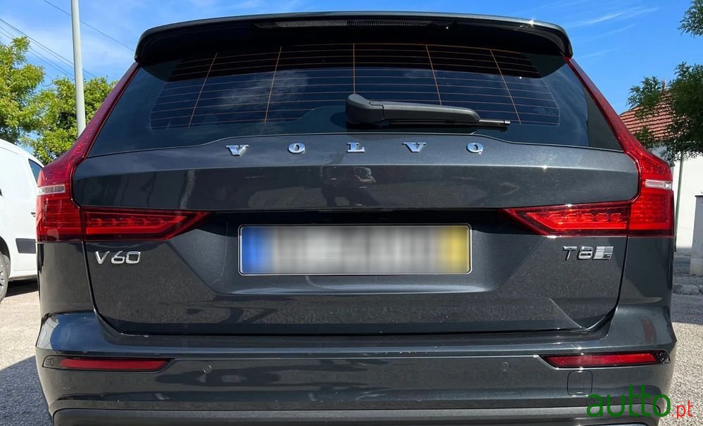 2019' Volvo V60 photo #2