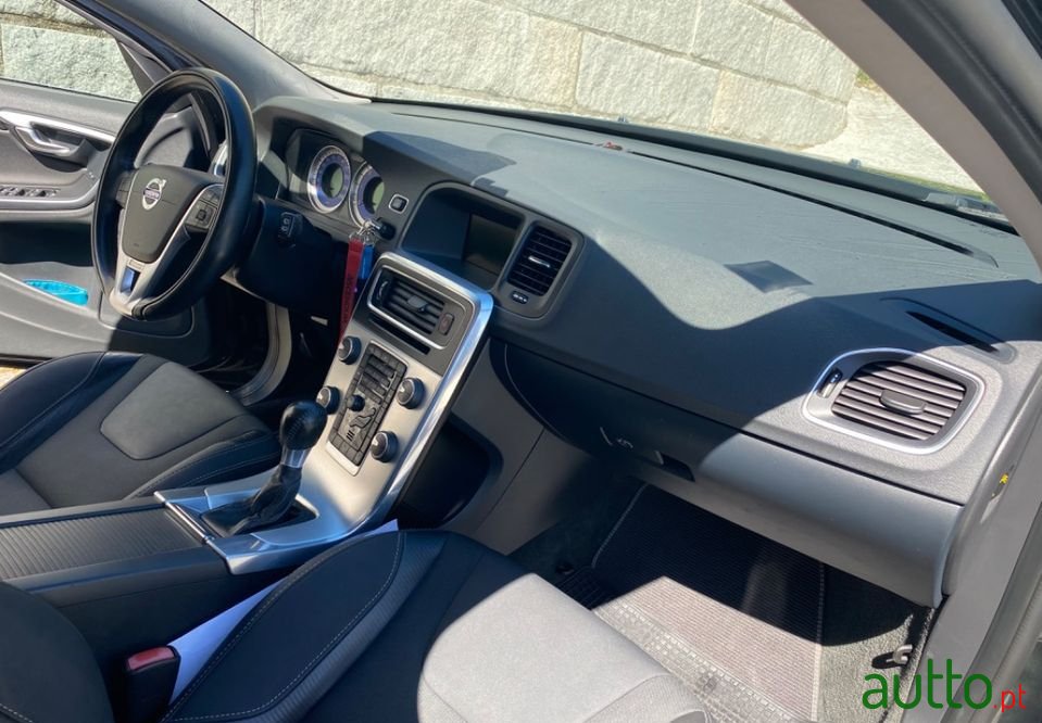 2013' Volvo V60 photo #6