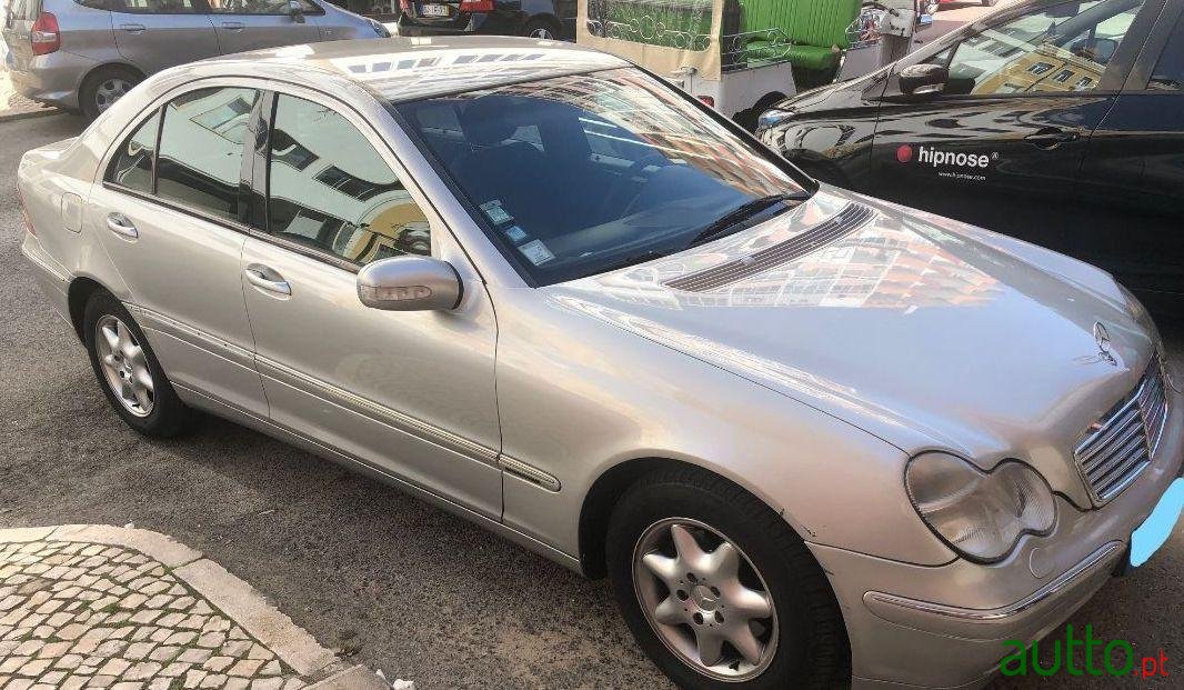 2000' Mercedes-Benz C-220 photo #5