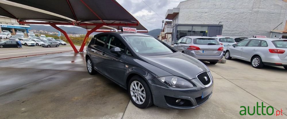 2009' SEAT Leon photo #3