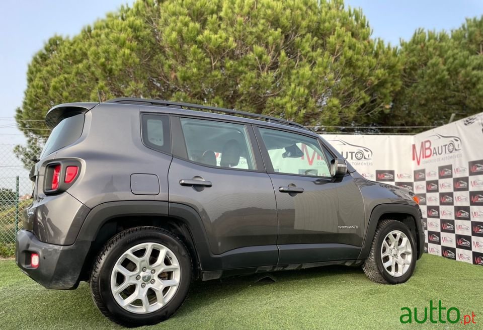 2018' Jeep Renegade photo #6