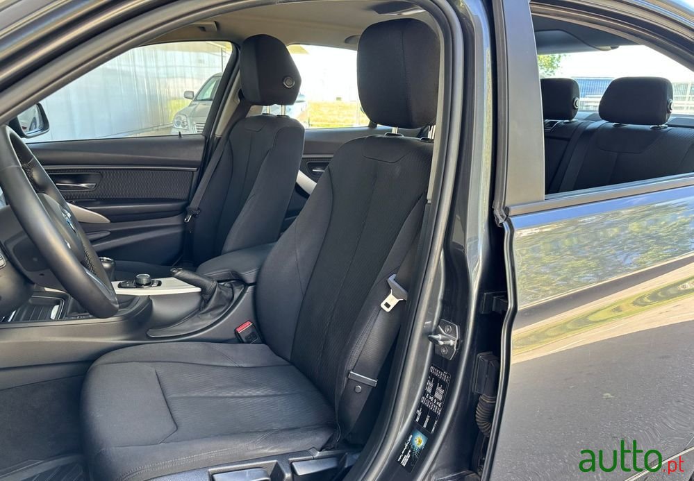 2015' BMW 316 D Advantage photo #6