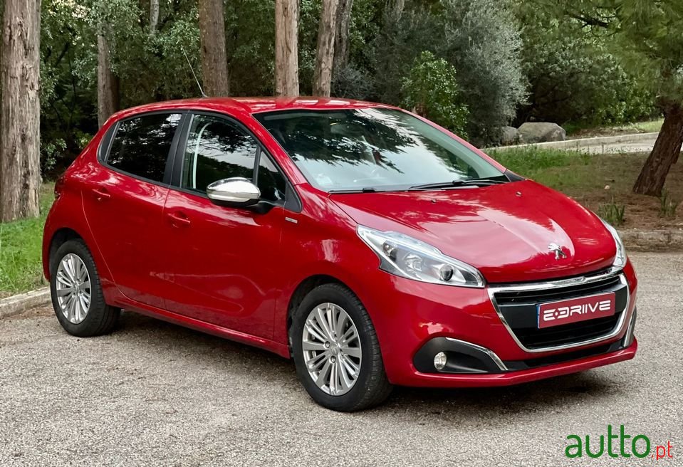 2017' Peugeot 208 photo #1