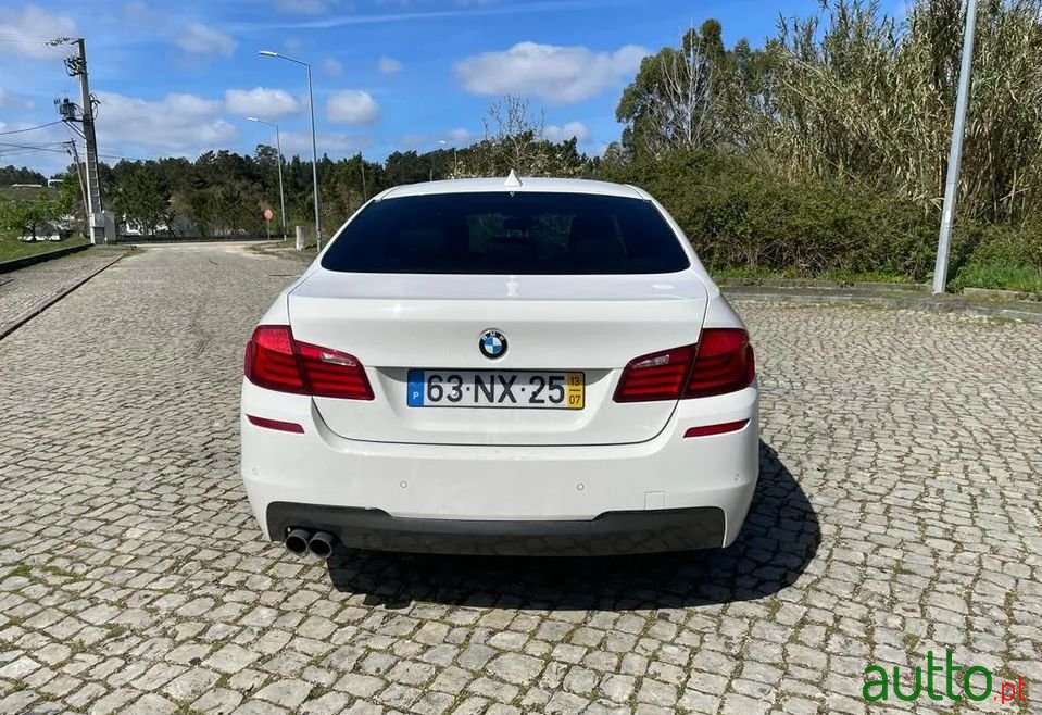 2013' BMW 520 photo #5