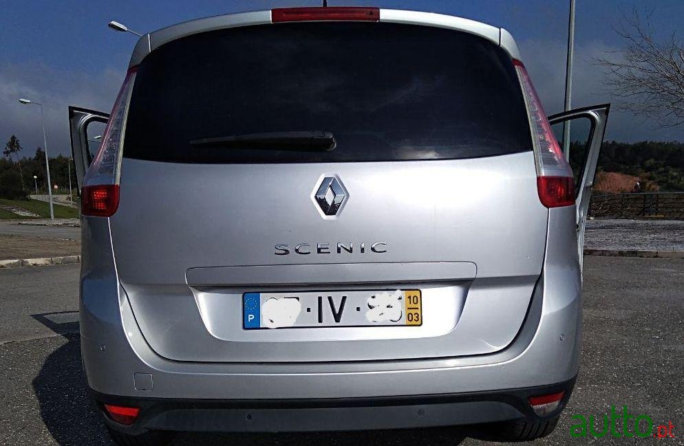 2010' Renault Grand Scenic photo #1