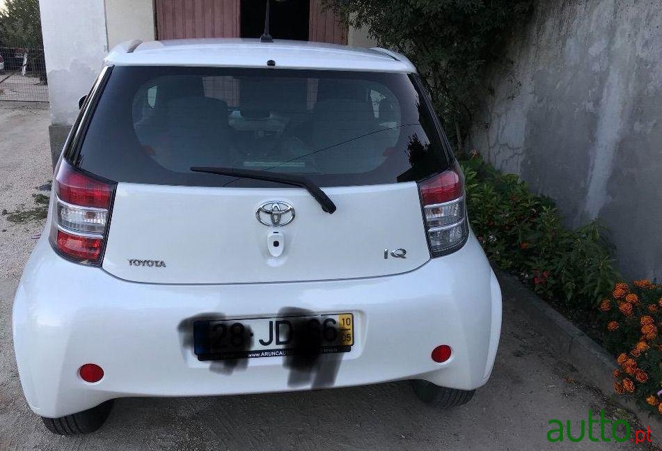 2010' Toyota iQ photo #4