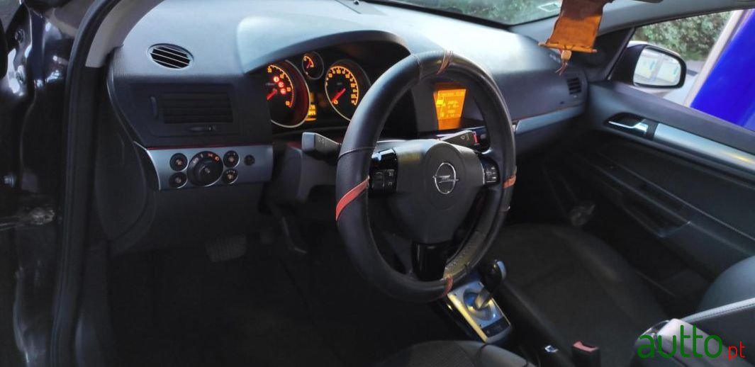 2008' Opel Astra photo #6