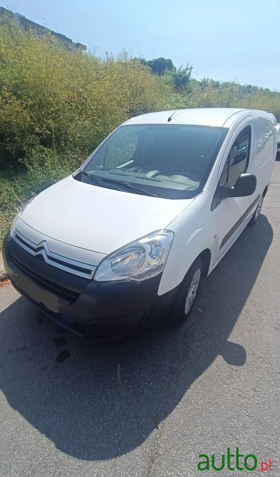 2017' Citroen Berlingo 1.6 Bluehdi Feel Etg6 photo #2