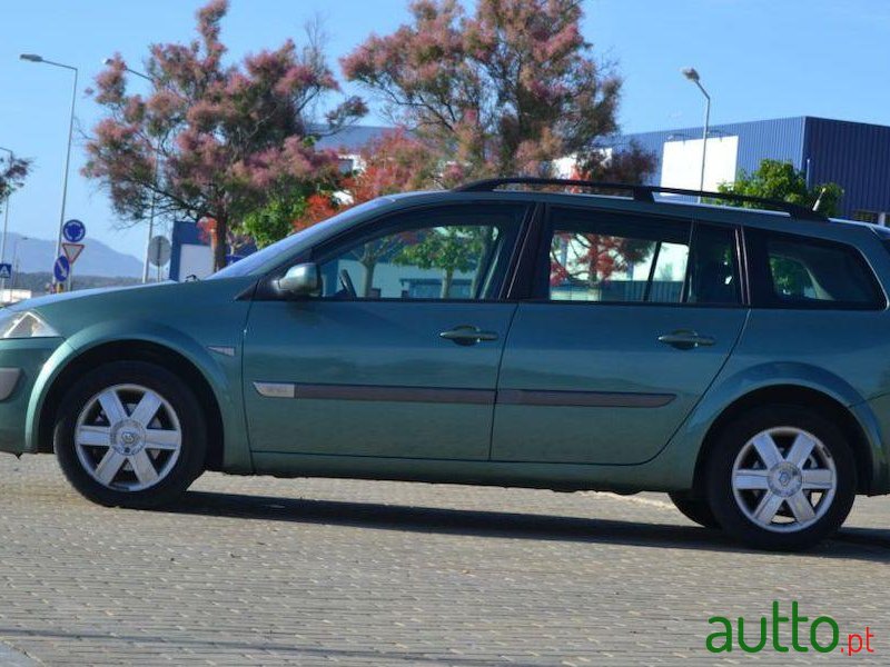 2003' Renault Megane Break photo #2