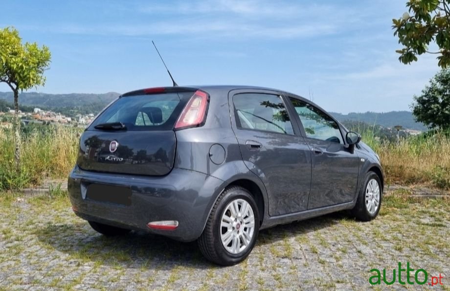 2013' Fiat Punto photo #4