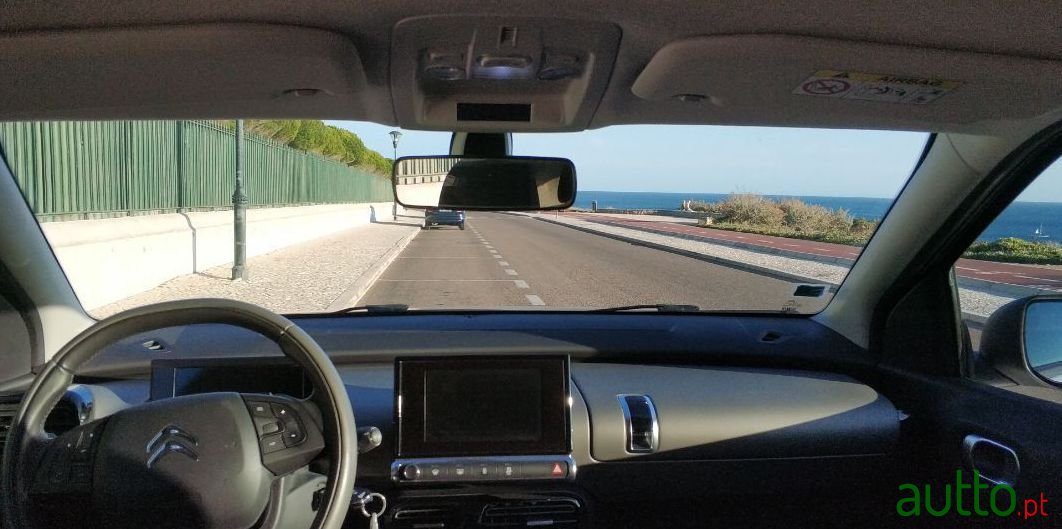 2017' Citroen C4 Cactus photo #1