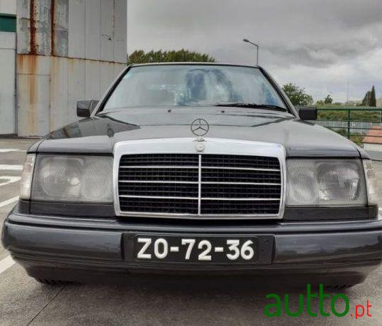 1989' Mercedes-Benz E-250 photo #2