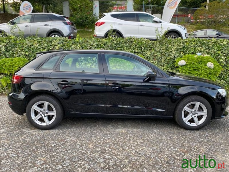 2019' Audi A3 Sportback photo #4