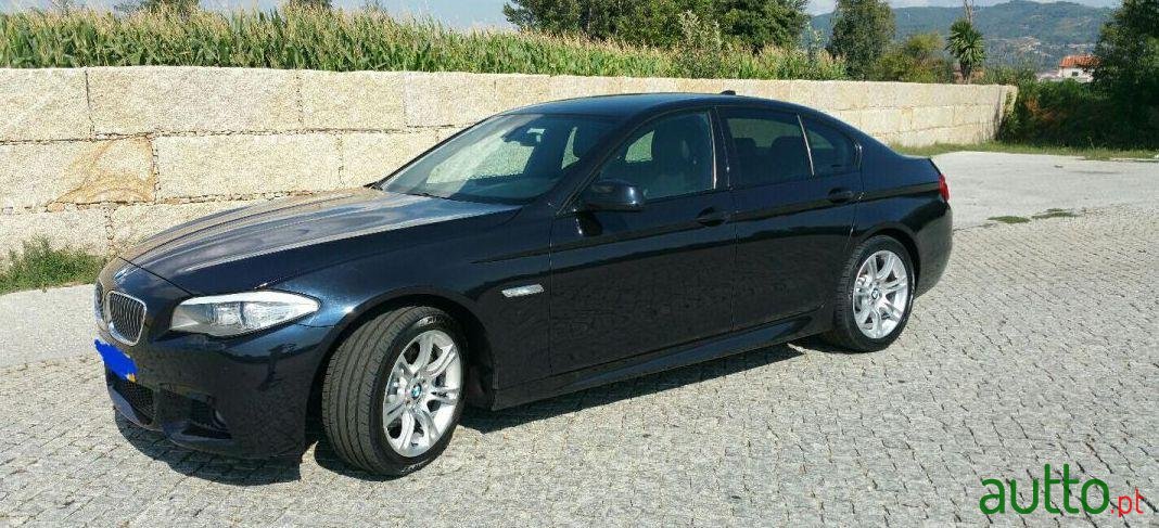 2011' BMW 520 photo #3