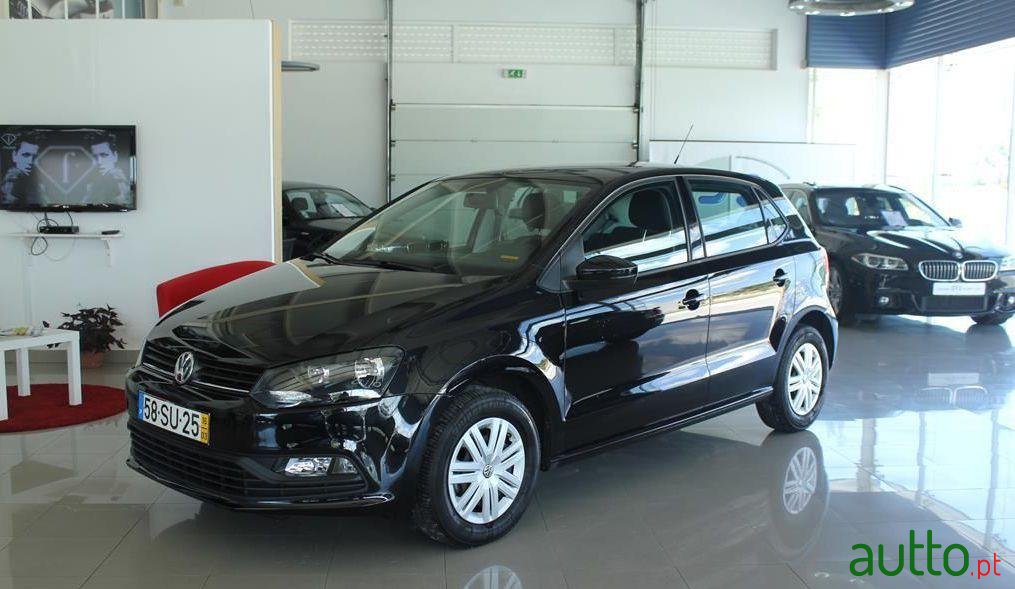 2016' Volkswagen Polo photo #2