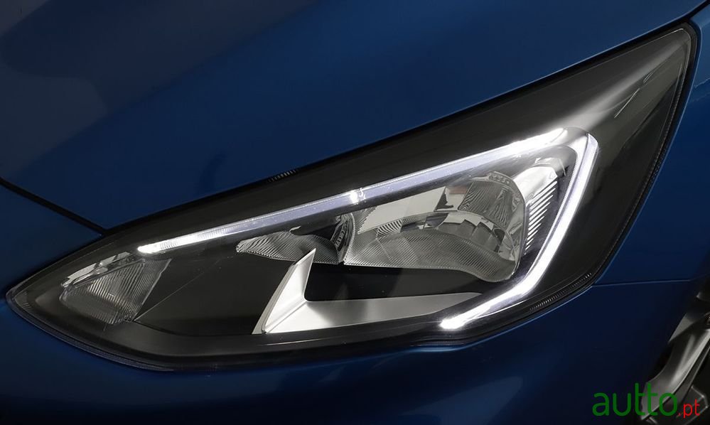 2021' Ford Focus St-Line photo #6