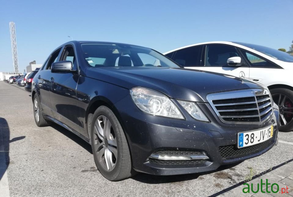 2010' Mercedes-Benz E-220 photo #6