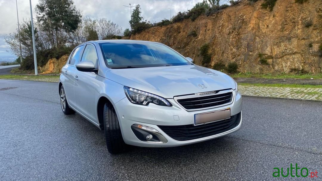 2013' Peugeot 308 photo #2