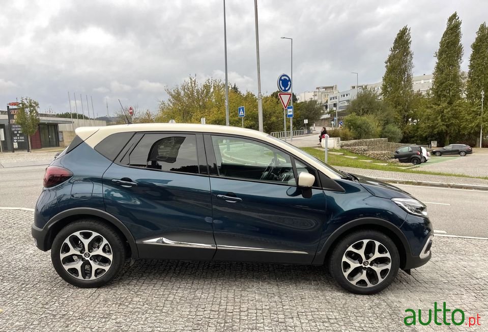 2019' Renault Captur photo #6
