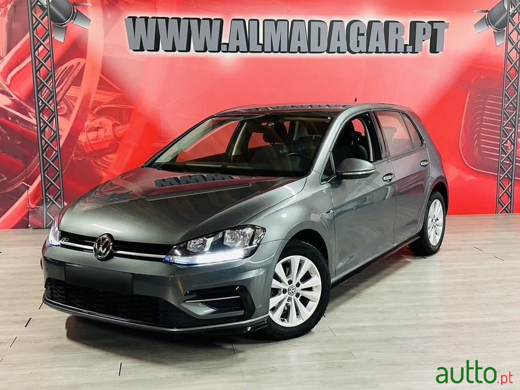 2018' Volkswagen Golf photo #1