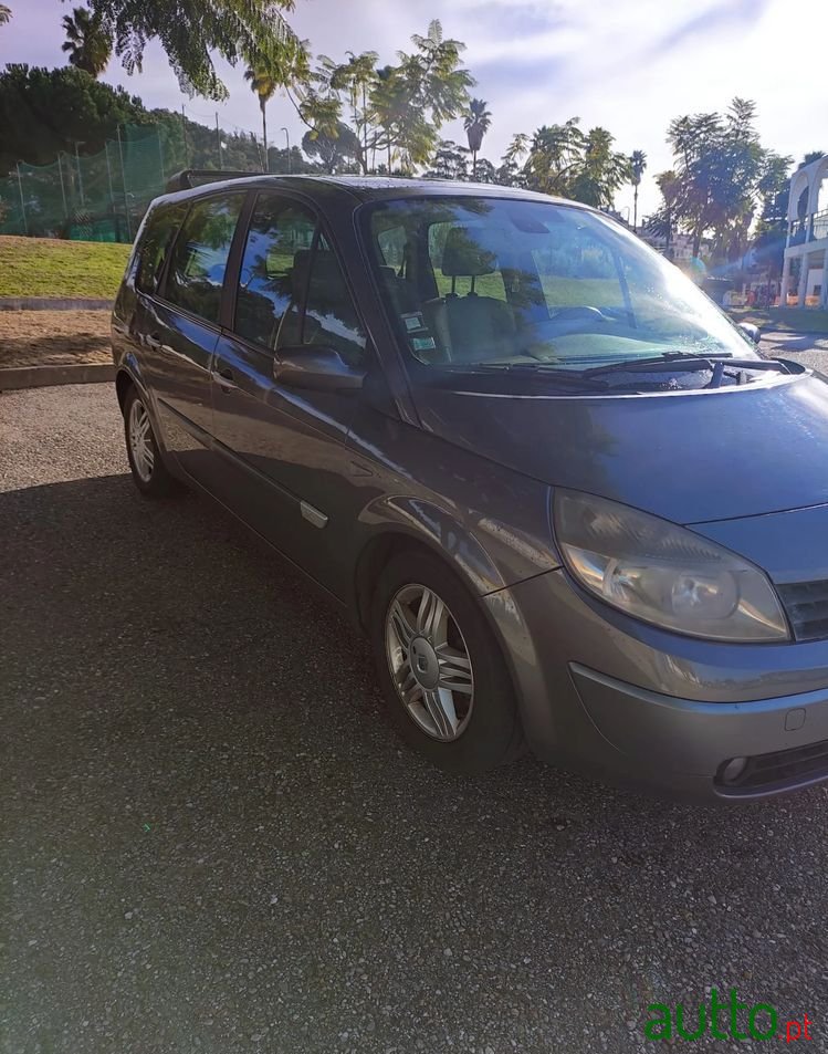 2005' Renault Grand Scenic photo #6