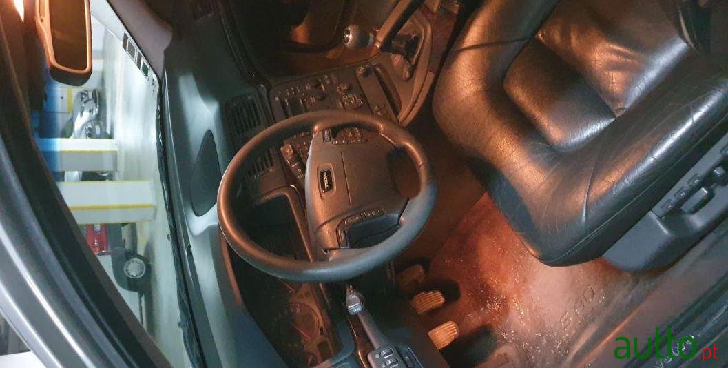2001' Volvo S80 2.0 T photo #2