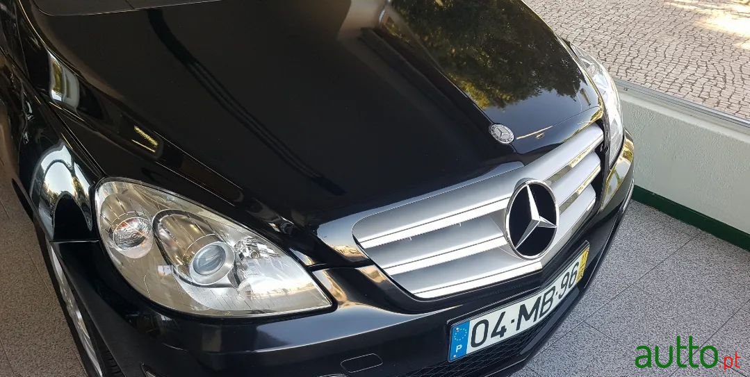 2011' Mercedes-Benz B-180 photo #2