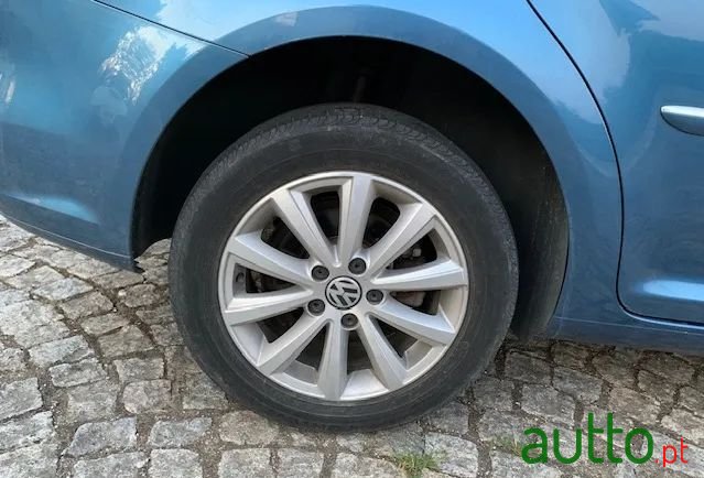 2015' Volkswagen Touran photo #6