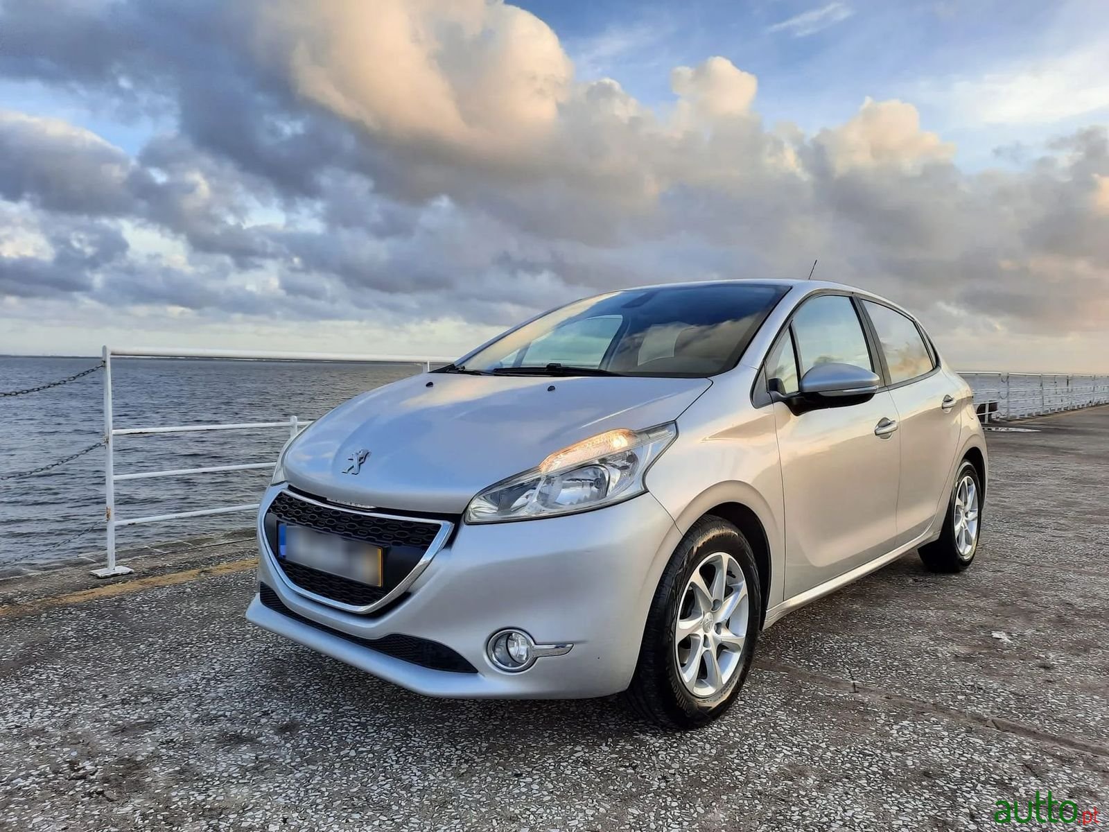 2014' Peugeot 208 photo #1