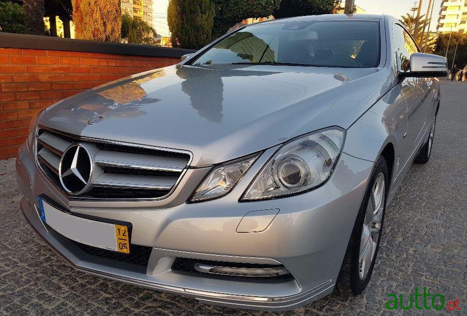 2012' Mercedes-Benz E-350 photo #1