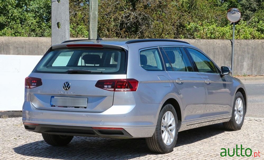2021' Volkswagen Passat Variant photo #3