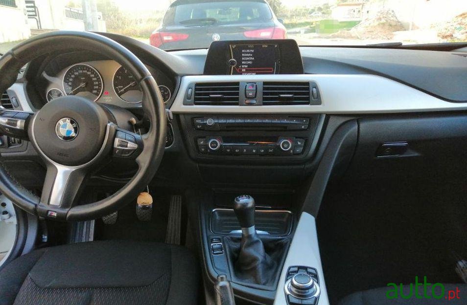 2013' BMW 320 photo #2