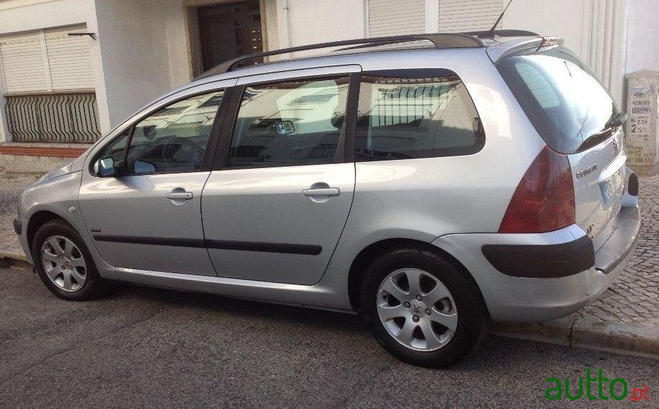 2004' Peugeot 307 Sw photo #2