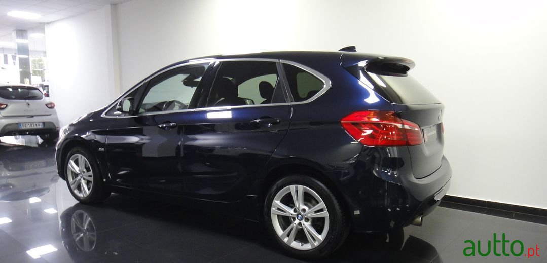 2016' BMW 216 Active Tourer photo #3