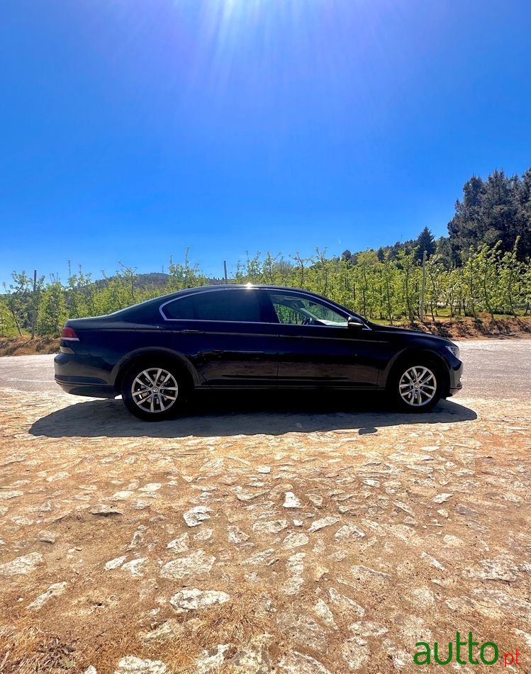 2016' Volkswagen Passat photo #3