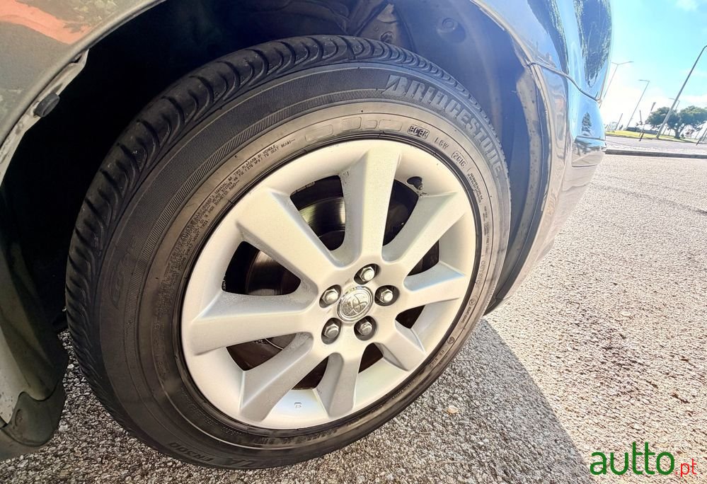 2003' Toyota Avensis S/D 1.6 Sol Ec photo #5