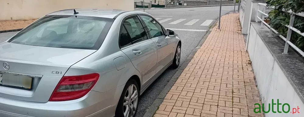 2009' Mercedes-Benz Classe C photo #4